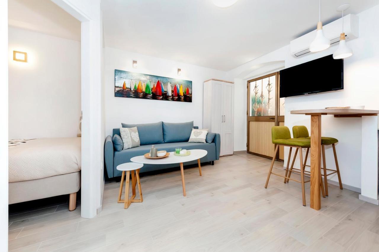 Apartment Amici With Terrace In Center Of Rovinj Exteriör bild