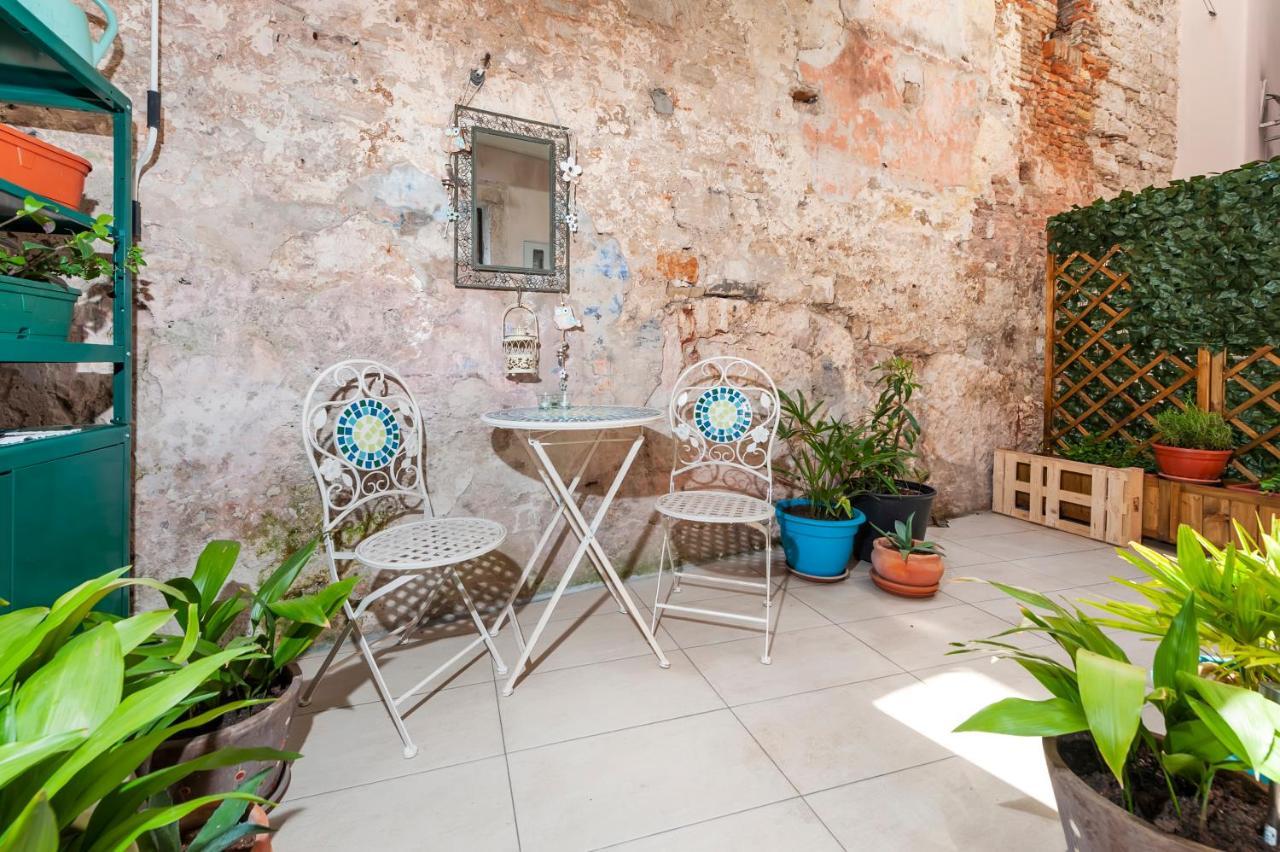 Apartment Amici With Terrace In Center Of Rovinj Exteriör bild